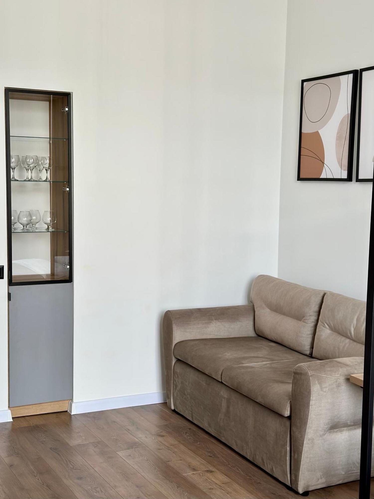 Romantic Apartments - In The Center Of Lviv , King-Size Bed Buitenkant foto